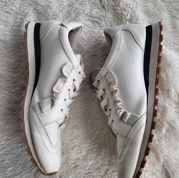 TORY BURCH white Ruffle sneakers Size 8.5 - Picture 2 of 4